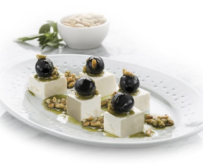 aceituna negra_pinones