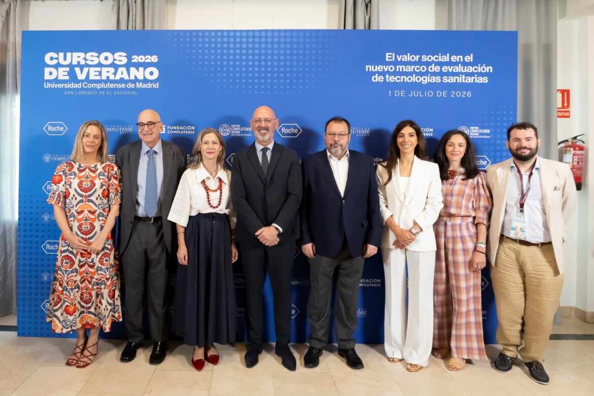 De izda a derecha: Cristina González (directora del Curso), Federico Plaza (Roche), María Jesús Lamas (AEMPS), Joaquín Goyache (UCM), César Hernández (Ministerio de Sanidad), Nuria Soler (Roche), Beatriz Lozano (Roche), Daniel-Aníbal García de Diego (CERMI/COCEMFE).